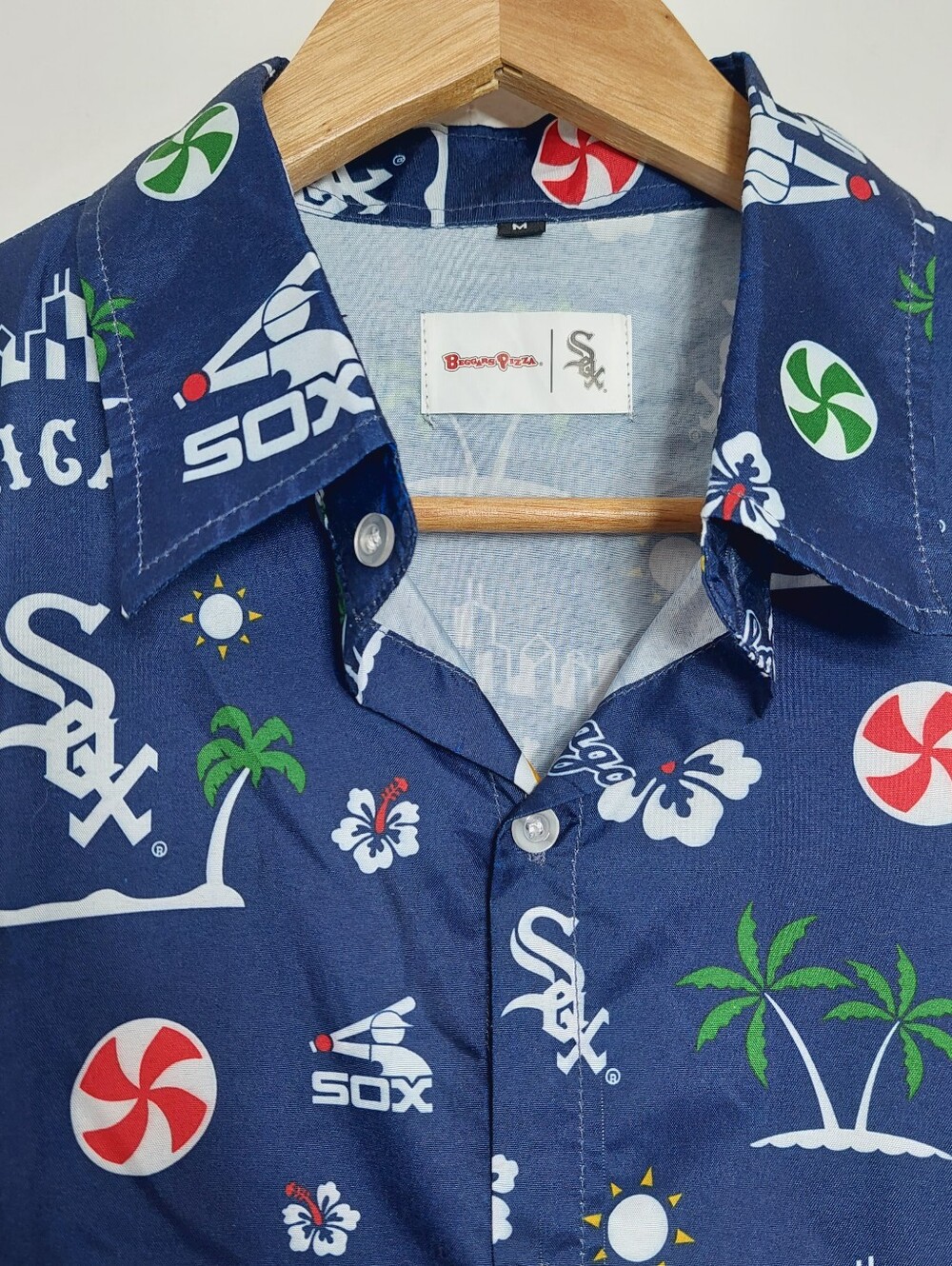 Chicago White Sox Men's Size Medium Hawaiian Style Shirt Camp Blue Palm Trees - Picture 3 of 9
